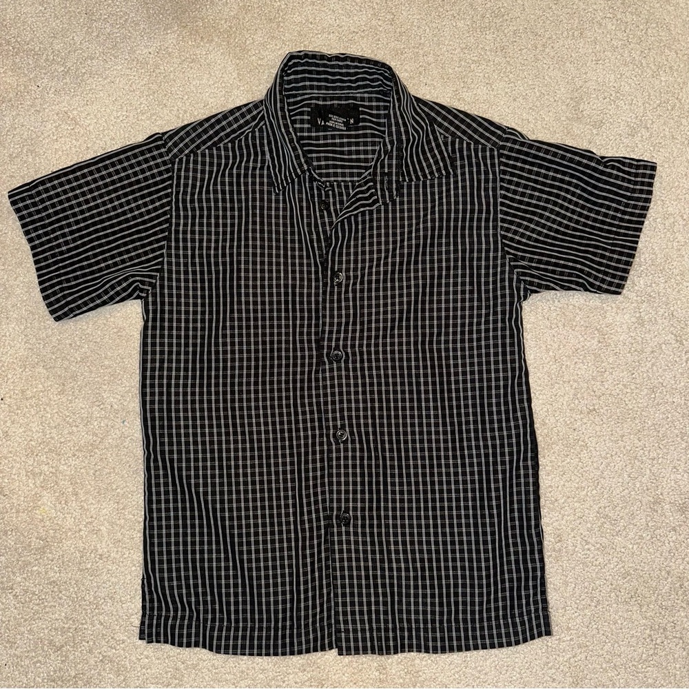 Lot of 6 Boys T-Shirts and Button-Ups size 8 - Picture 3 of 3